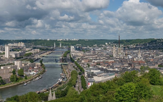 Overview_of_Rouen_20140514_1-1